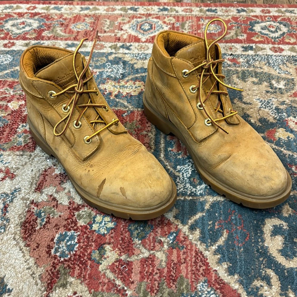 Timberland men’s tan lace up boots size 10